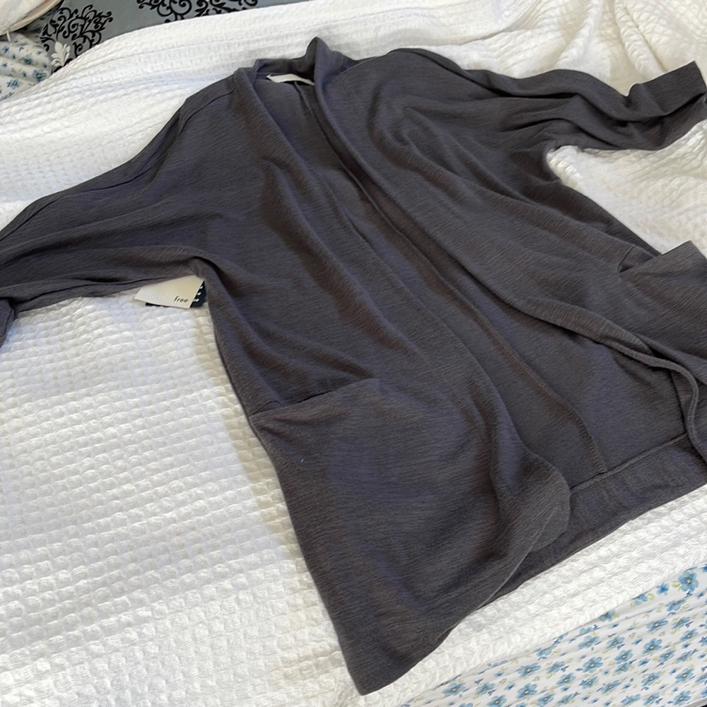 NWT Aritzia Wilfred Free Zlata Sweater